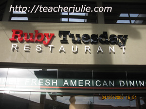 Yummy steak too. Cute Mini Ruby burgers.